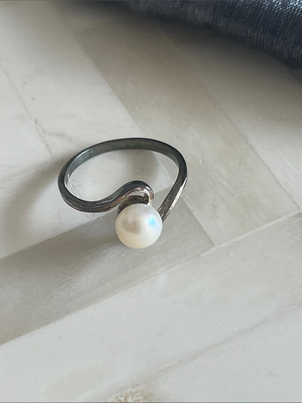 Elegant Sterling Silver and White Pearl Swirl Ring - Brand Unknown